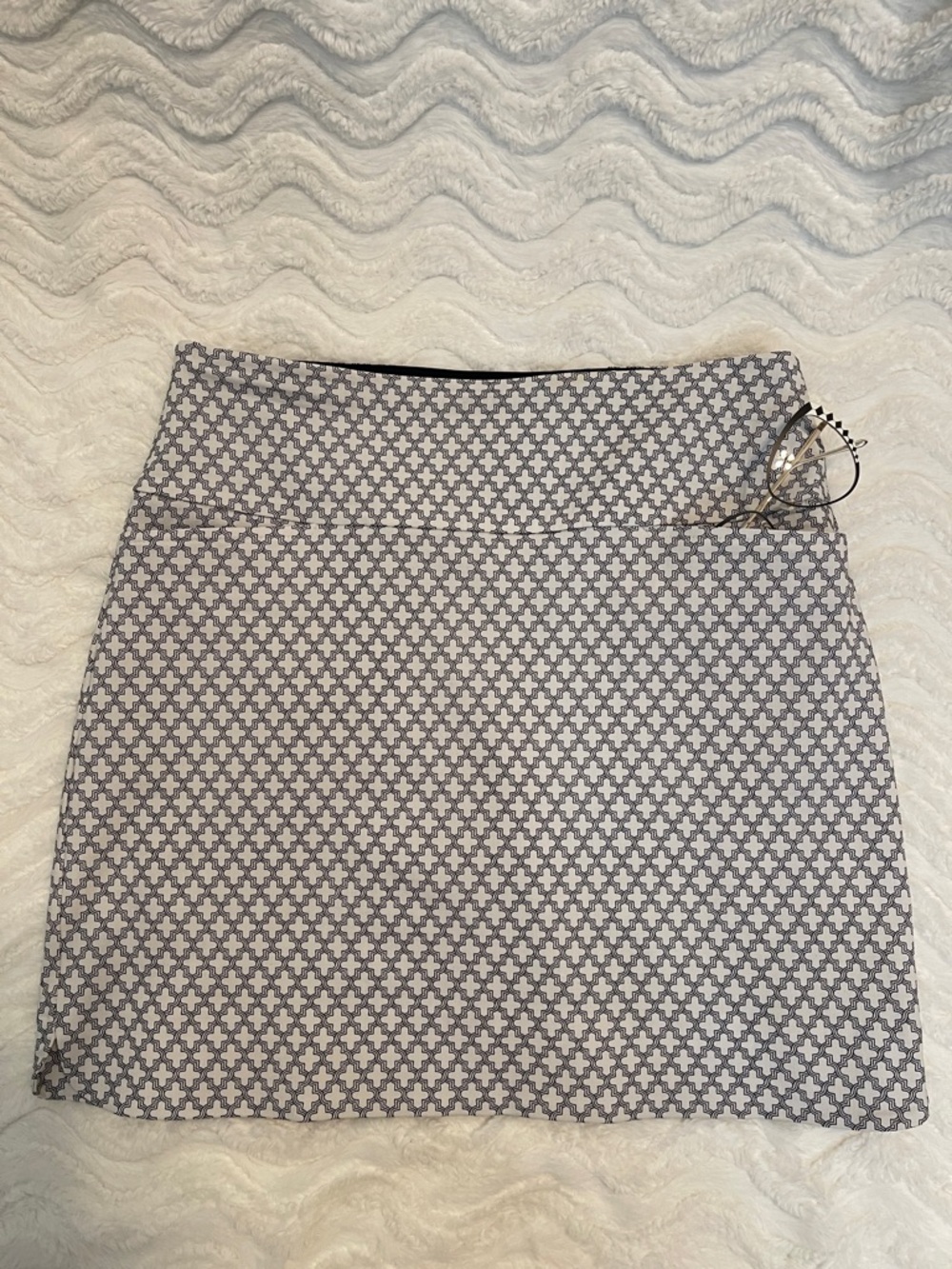 S.C. & Co. Stretch Skort White & Black Pattern